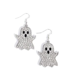 **NEW** Paparazzi Silver Ghost Earrings

“Ghost Town”